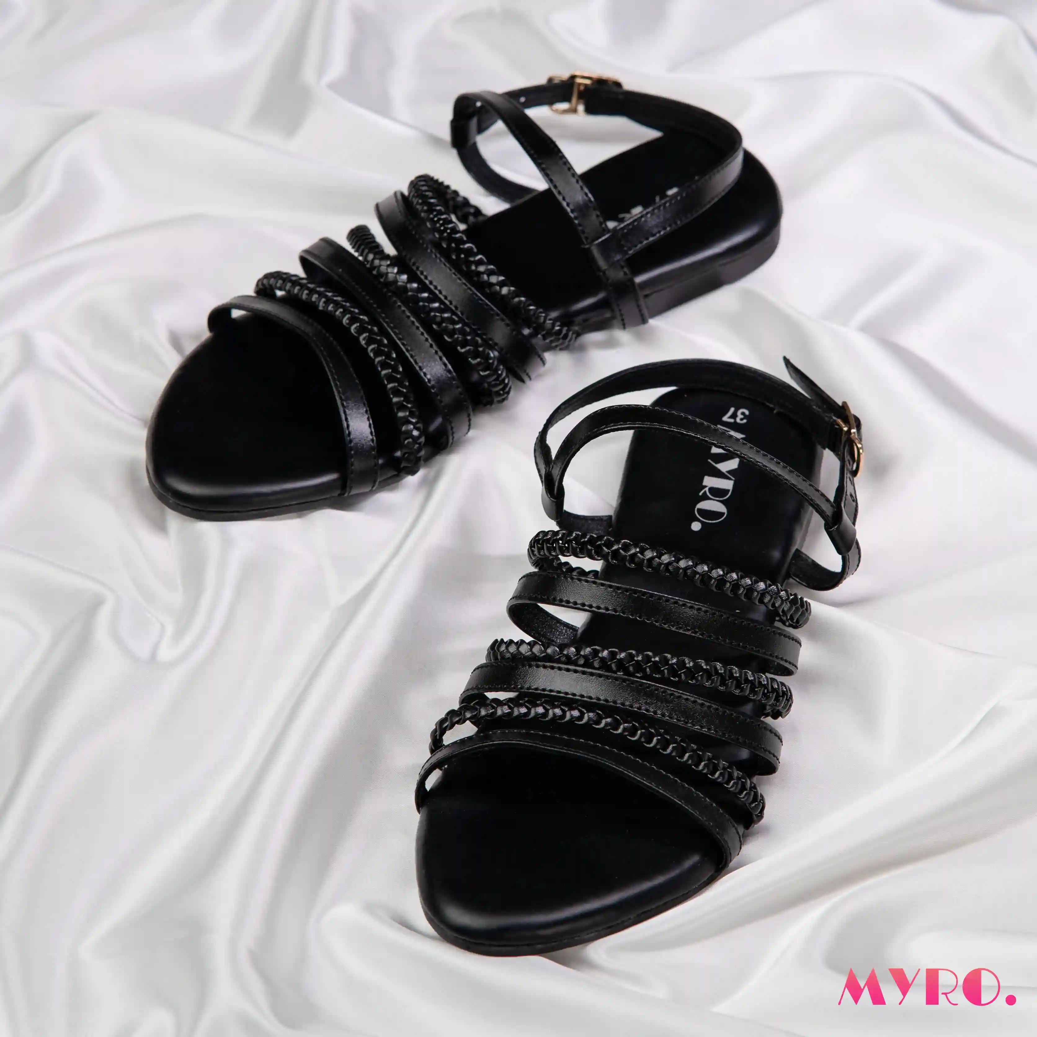 Stravia Strappy