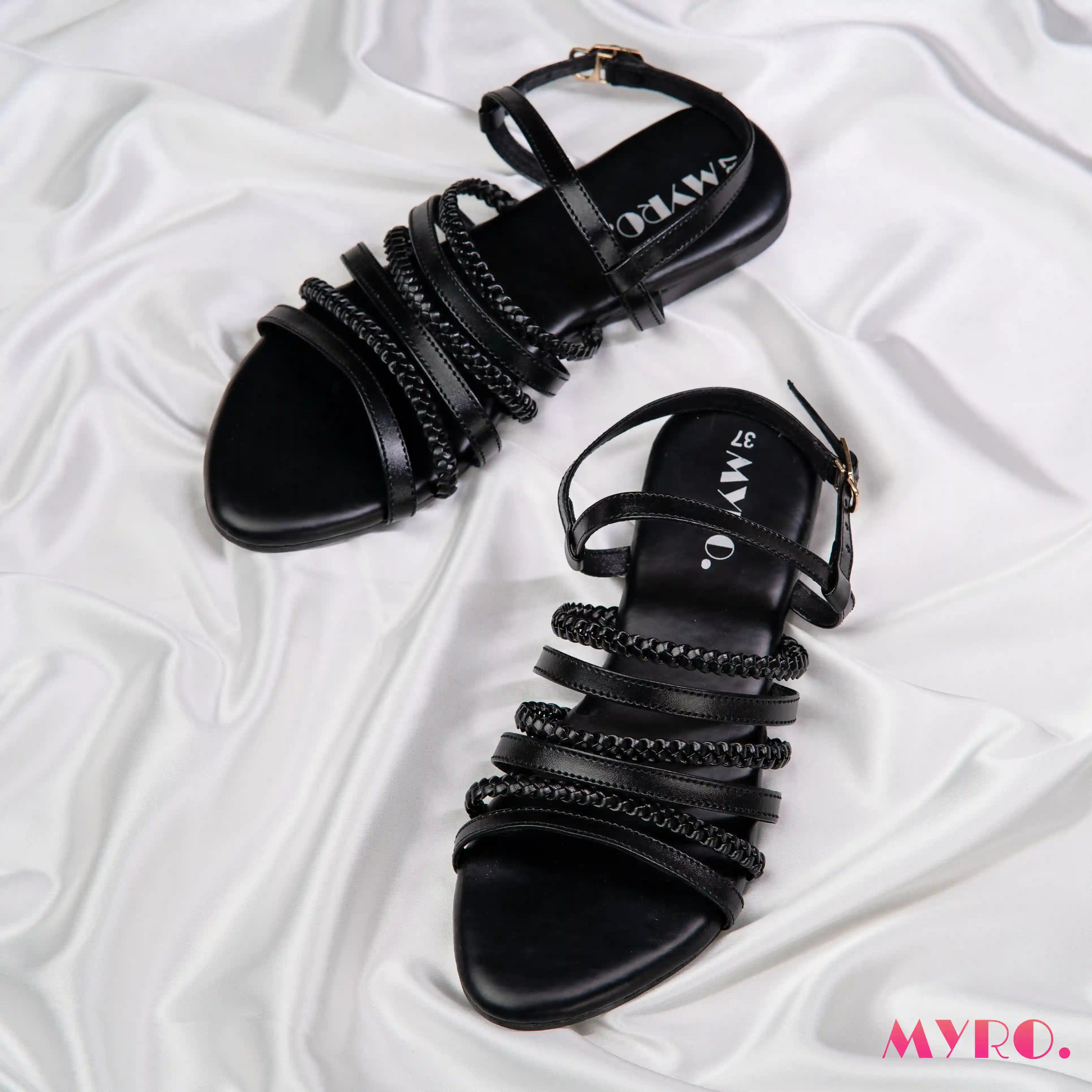 Stravia Strappy