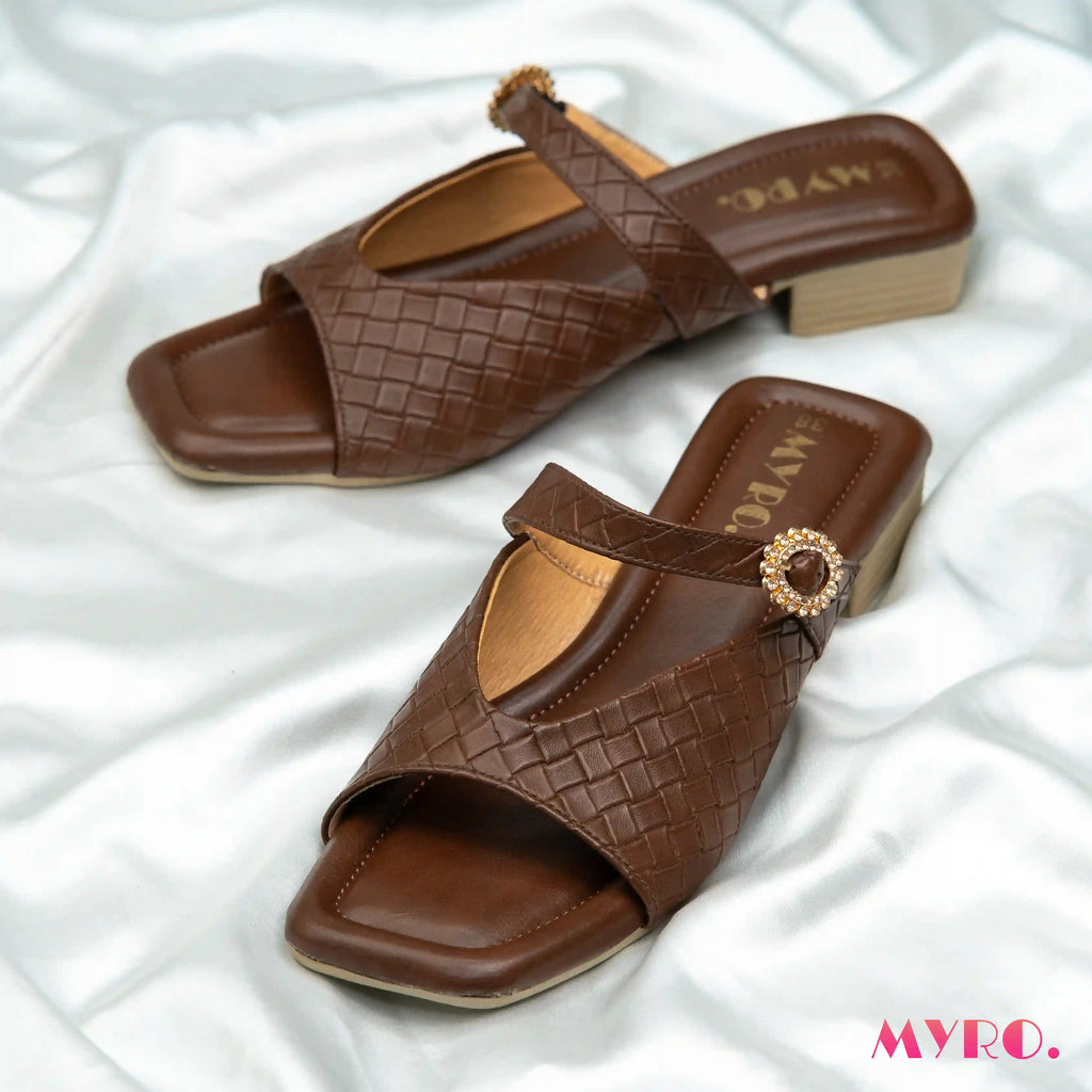 Zeen Low Heel