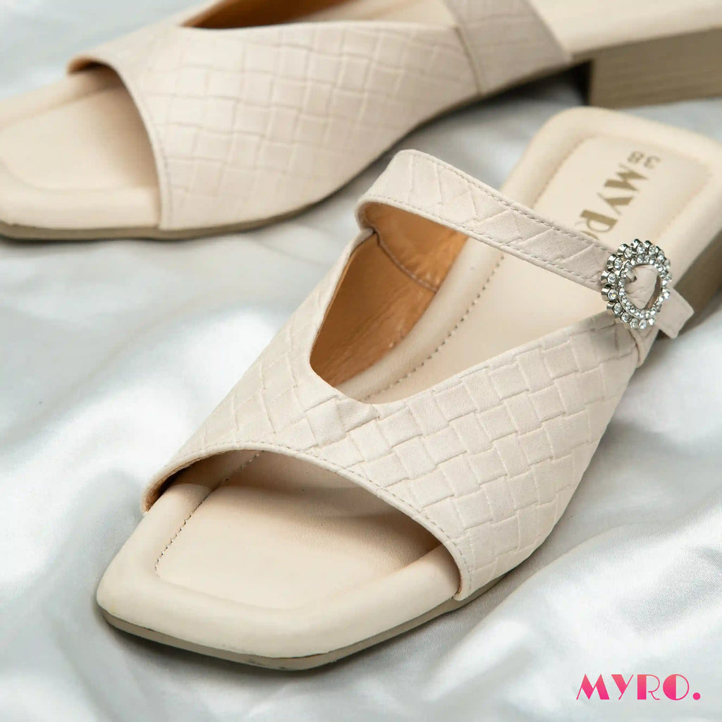 Zeen Low Heel