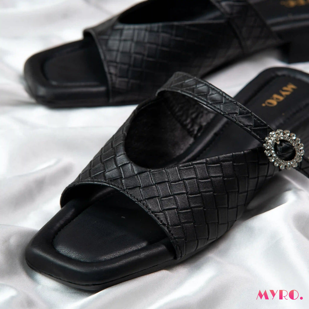 Zeen Low Heel