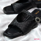Zeen Low Heel