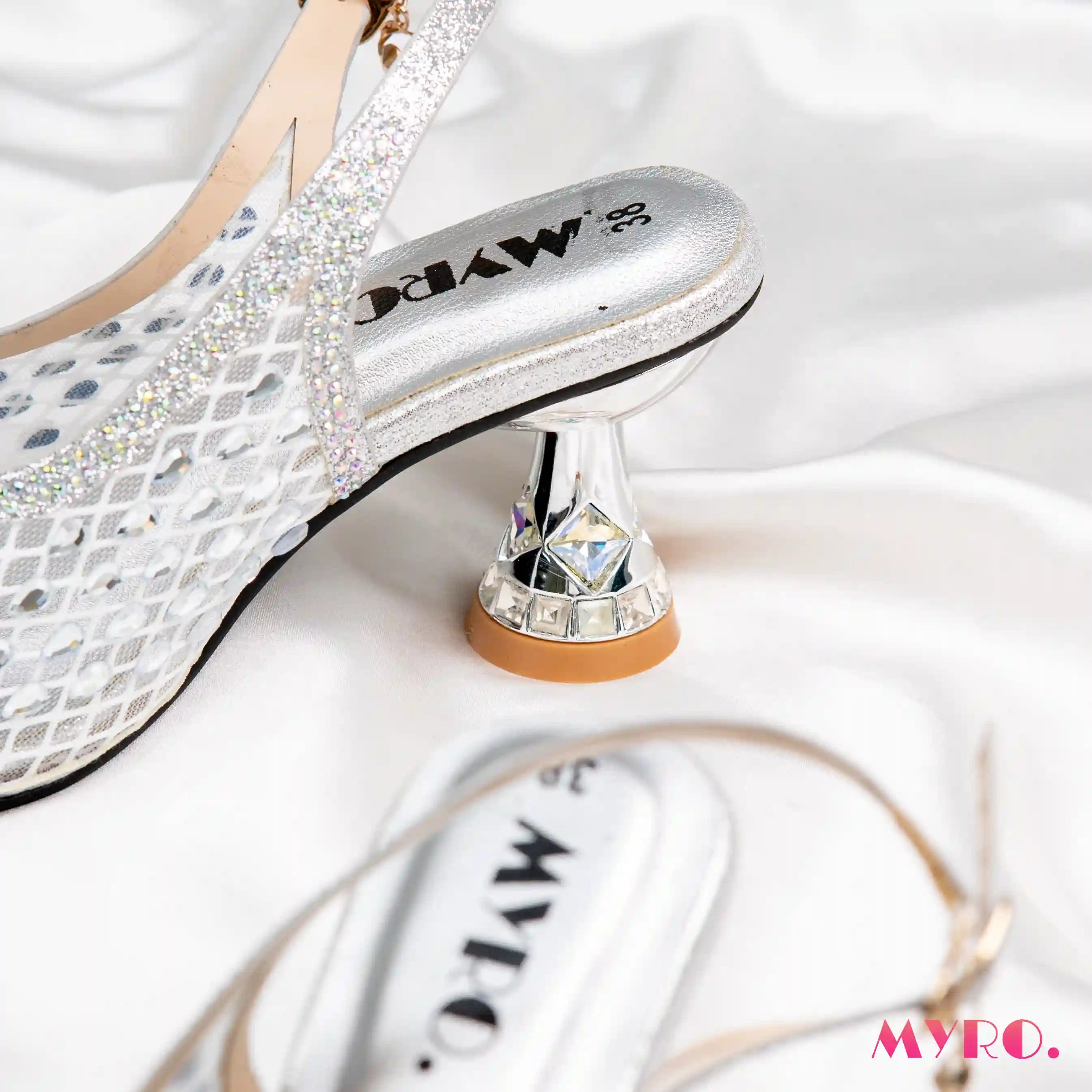 Dina Heel