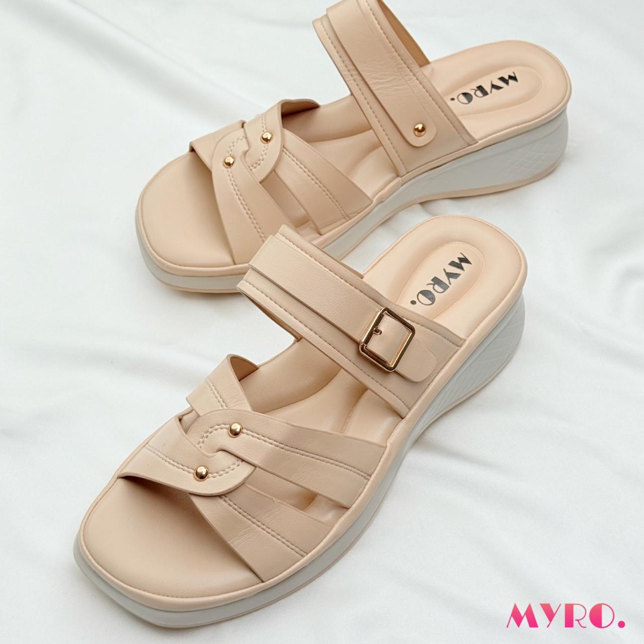 Elina Cream Boston Heel - MYRO