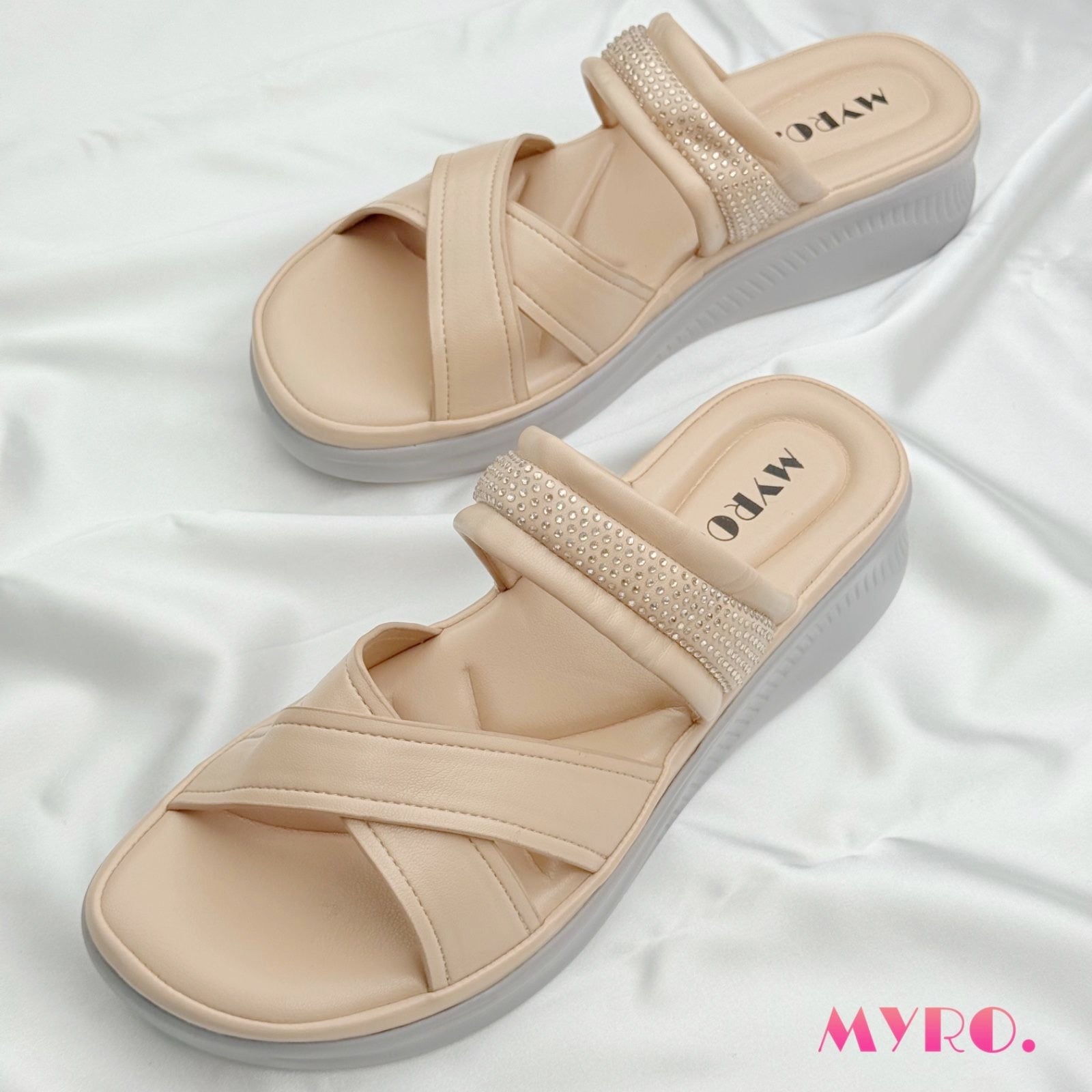 Flova Cream Boston Heel - MYRO