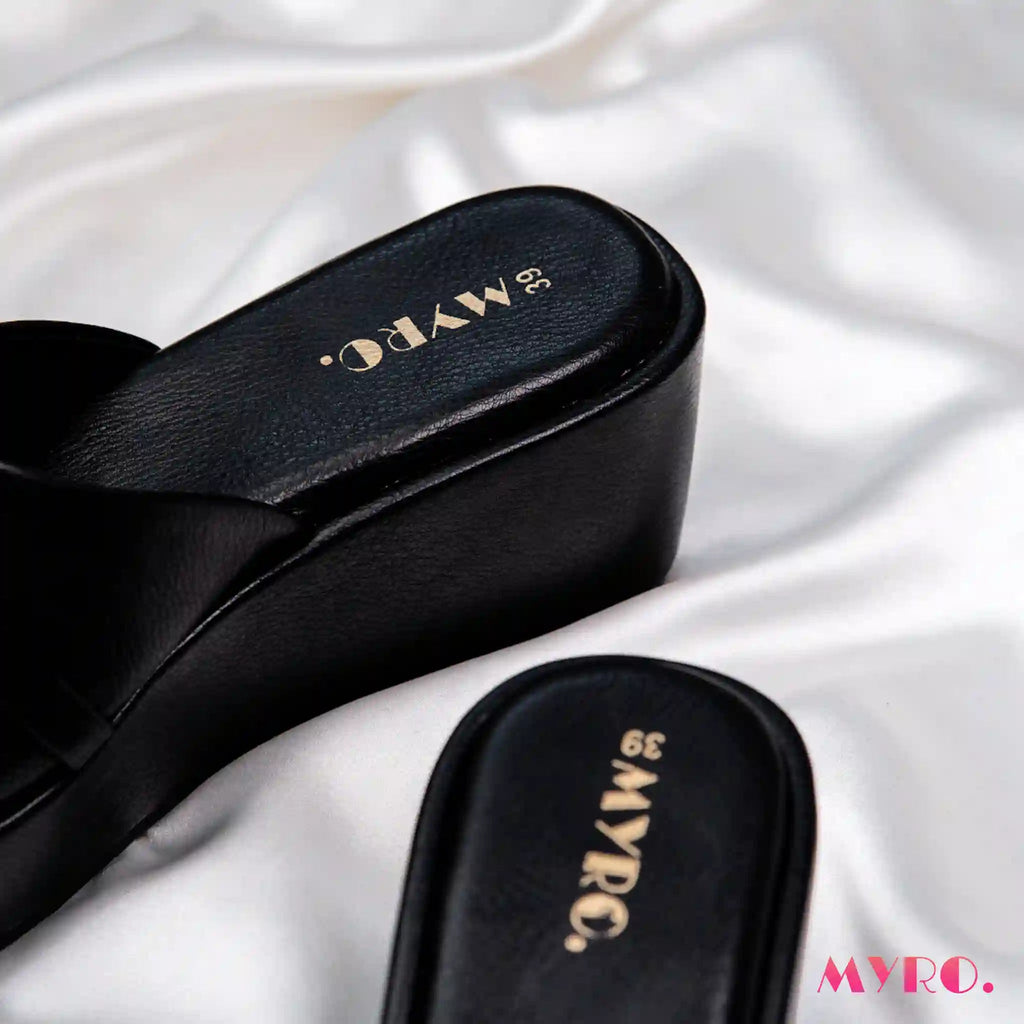 Izo Black Boston - MYRO