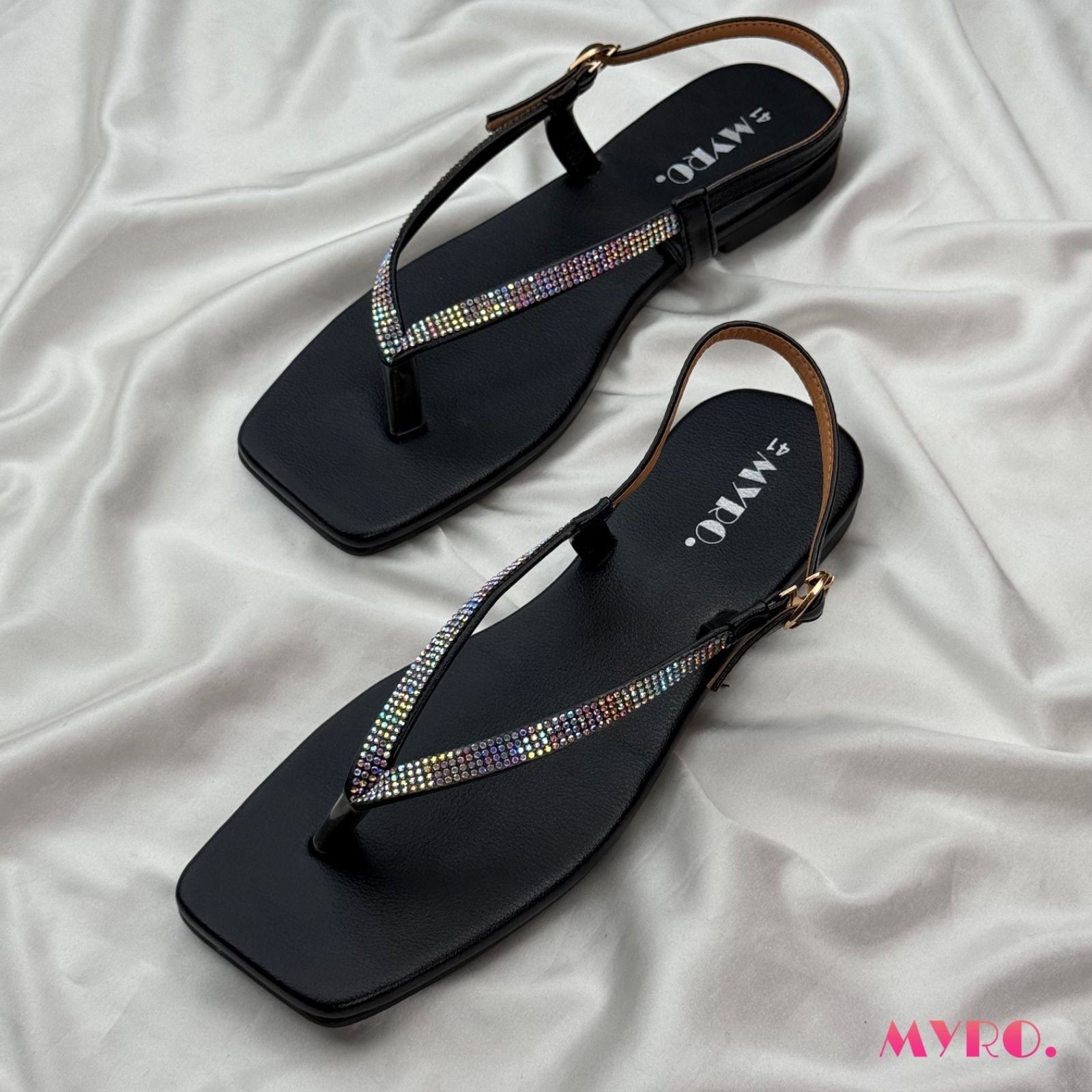 Lara Black Flat - MYRO
