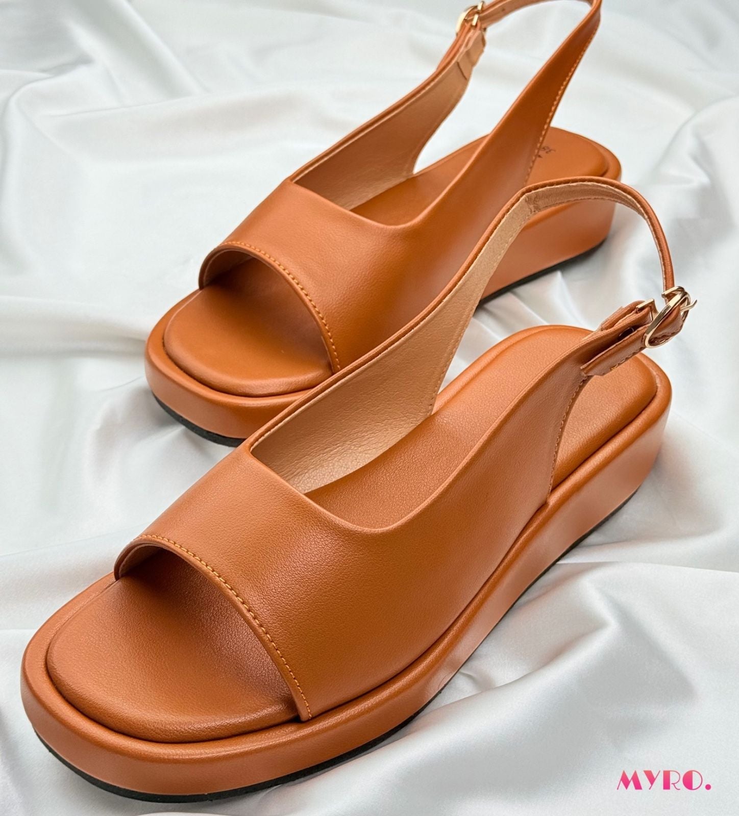 Mocco Black Boston Heel - MYRO