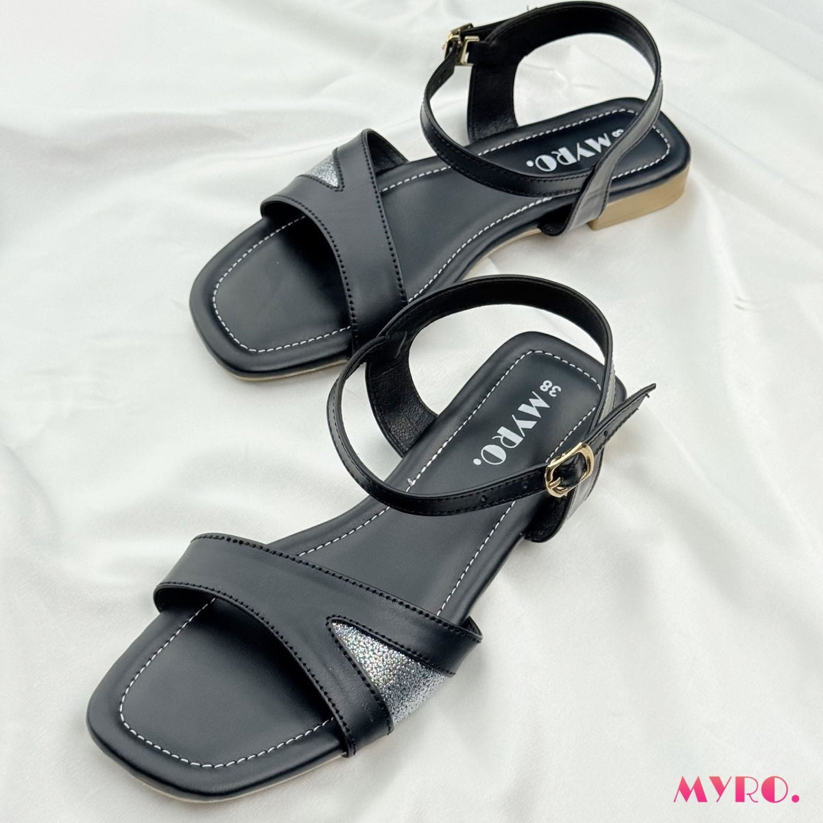 Nisa Black Flat - MYRO