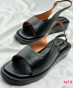 Mocco Black Boston Heel