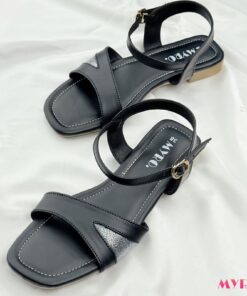 Nisa Black Flat