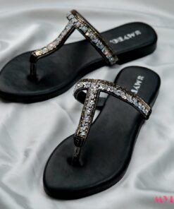 Xena Black Chappal