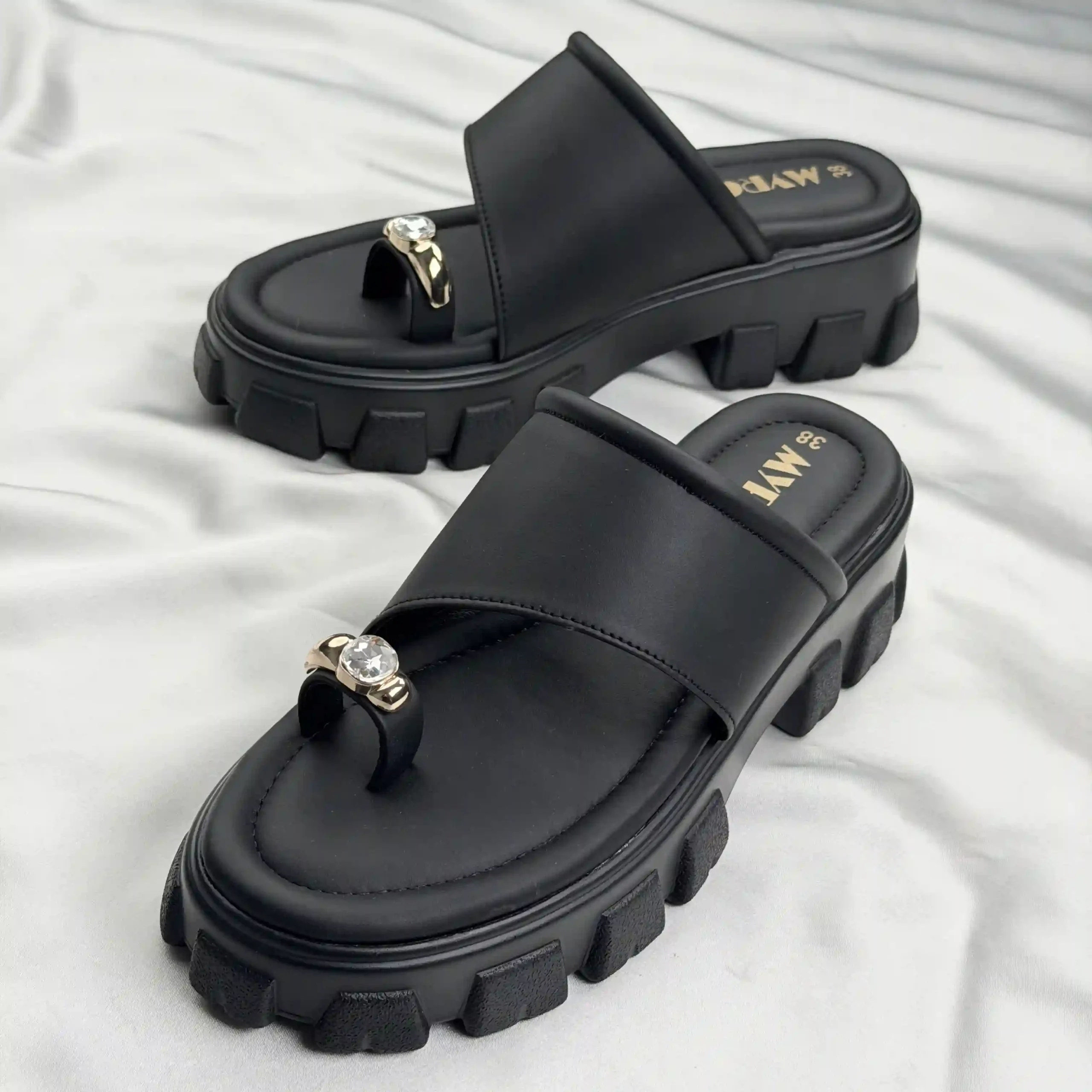 Jumbo Black Boston Heel