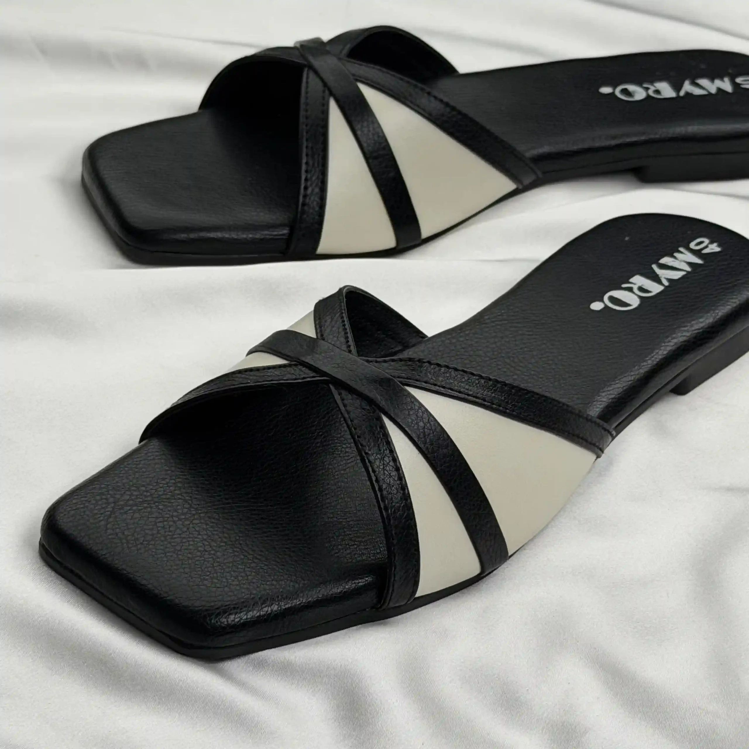 Sania Black Slide - Image 4
