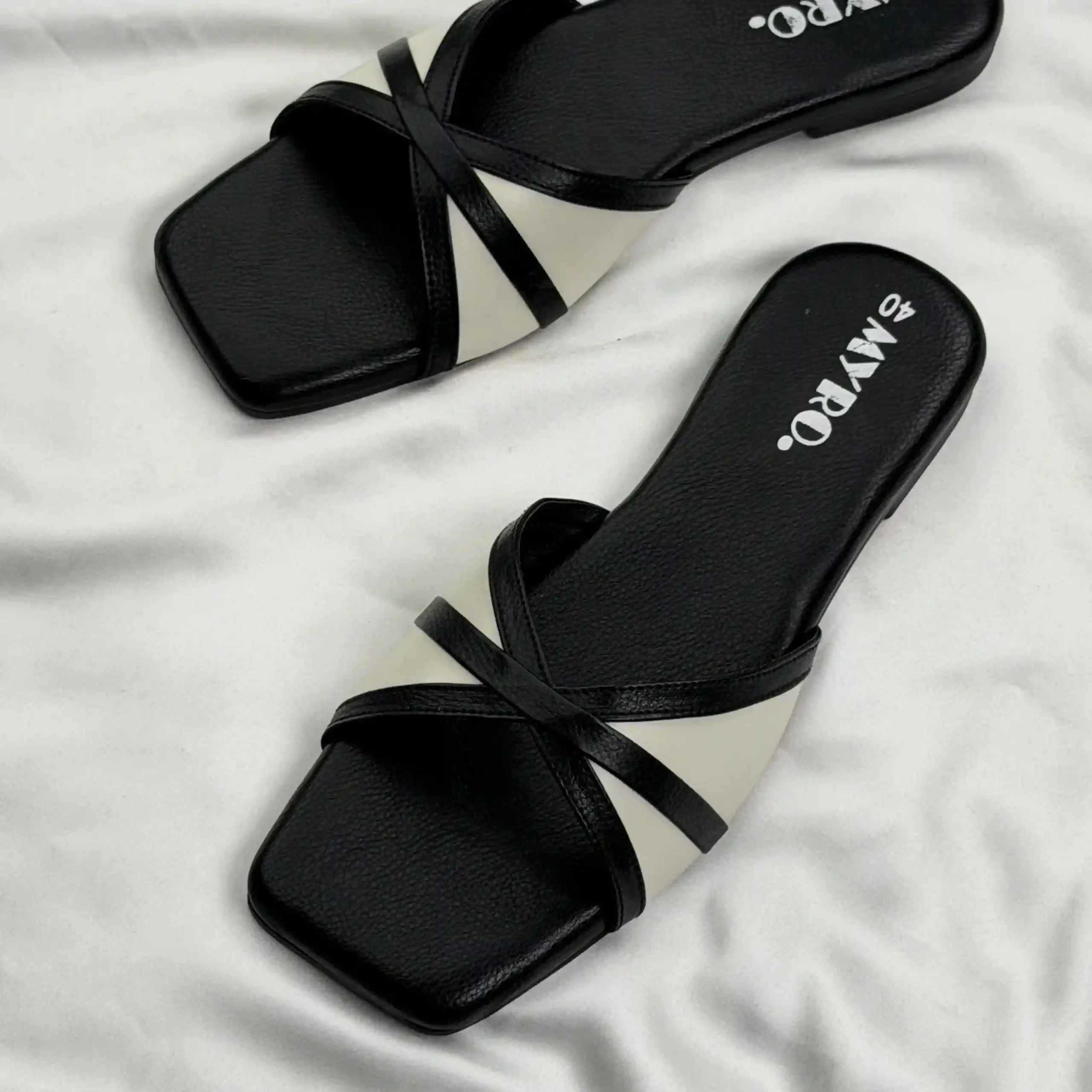Sania Black Slide - Image 3